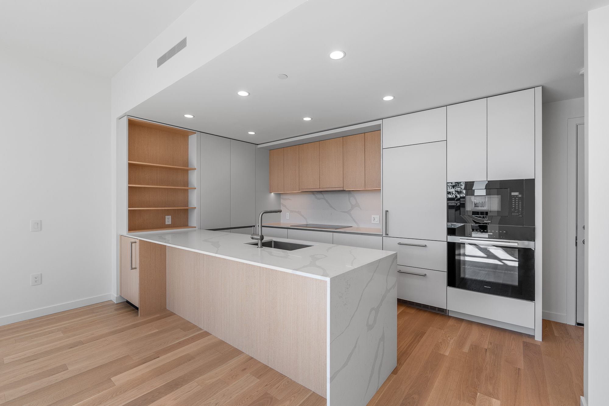 #209 – 3963 Uplands Way